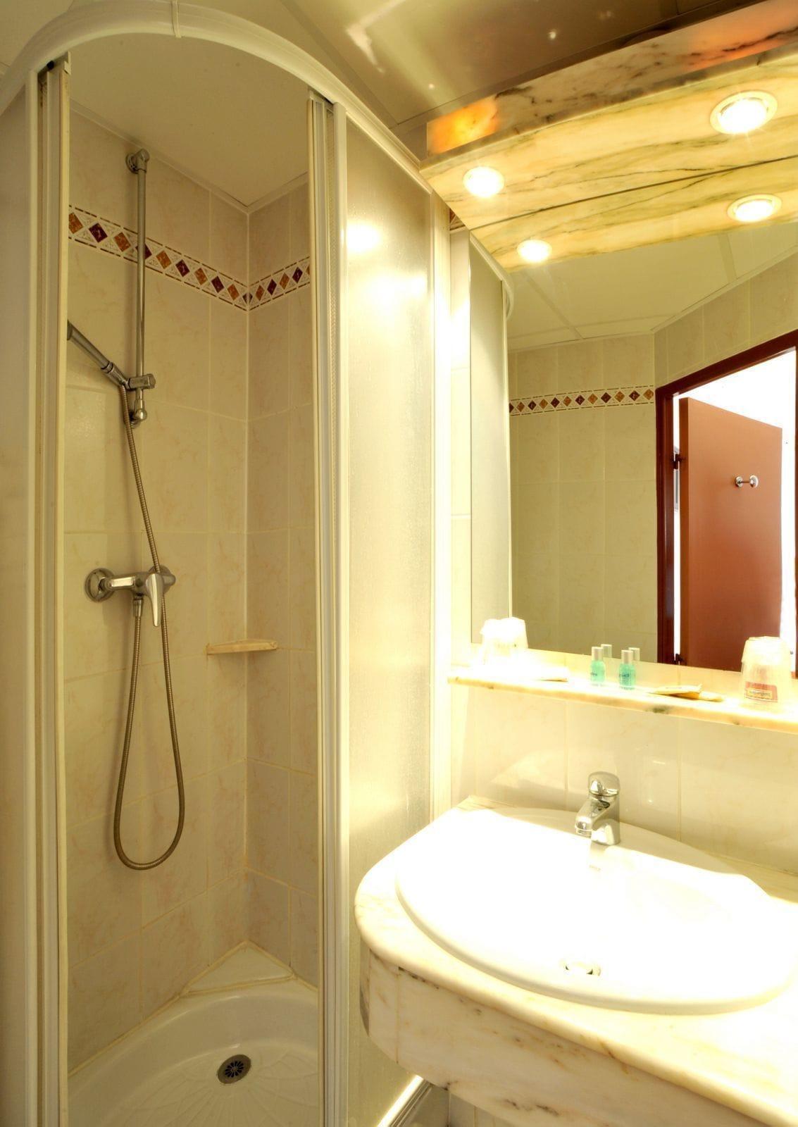 Brit Hotel Toulon - La Valette Esterno foto